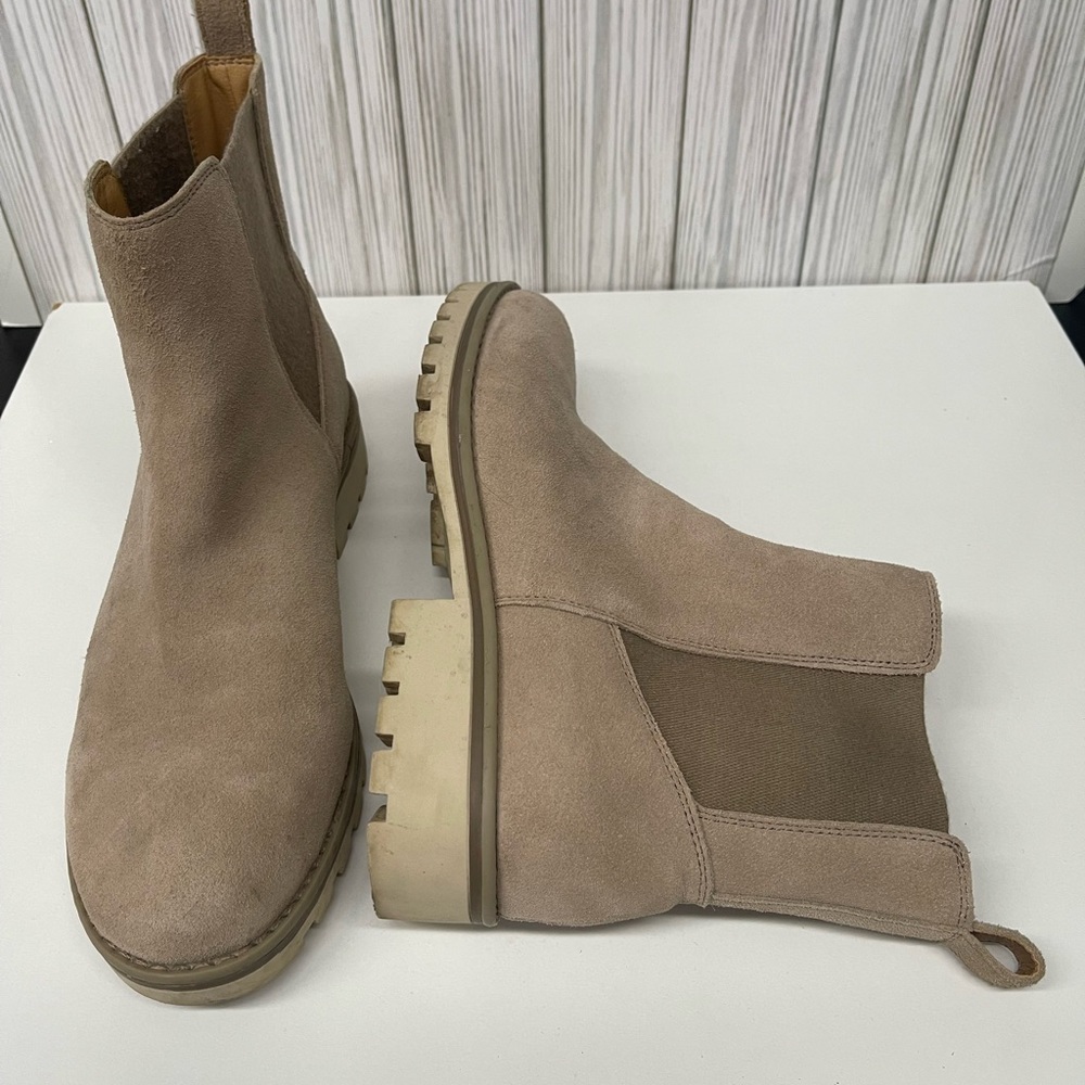 Women's Crown Vintage Beige Ankle Boots Size 10